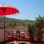 Alojamento de Acomodação e Pequeno-almoço Artvilla
