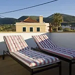 Alojamento de Acomodação e Pequeno-almoço Artvilla