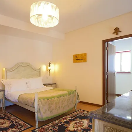 Alojamento de Acomodação e Pequeno-almoço Artvilla 4*